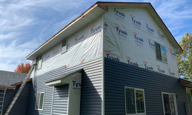 blue-house-siding-service